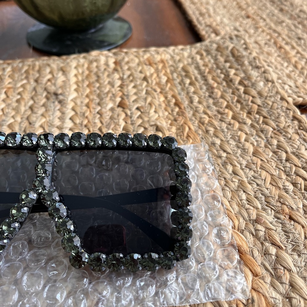 Sunglasses - Picture 3 of 4